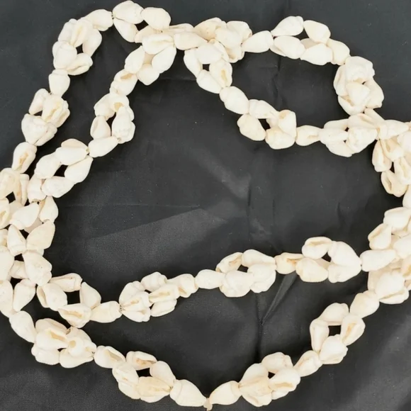 Shell Necklace Real Hawaii Lei 2 Strands Each Measuring 18" - Picture 3 of 4